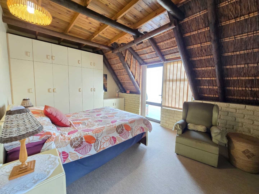 4 Bedroom Property for Sale in Stilbaai Wes Western Cape